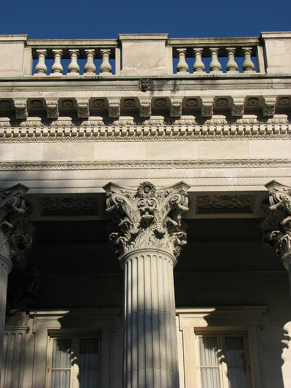 2008-10-12_Tiverton_Newport_Mansions 075.jpg